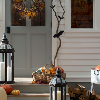These are the biggest outdoor Halloween trends this year – from Gothic wreaths to soft pastels